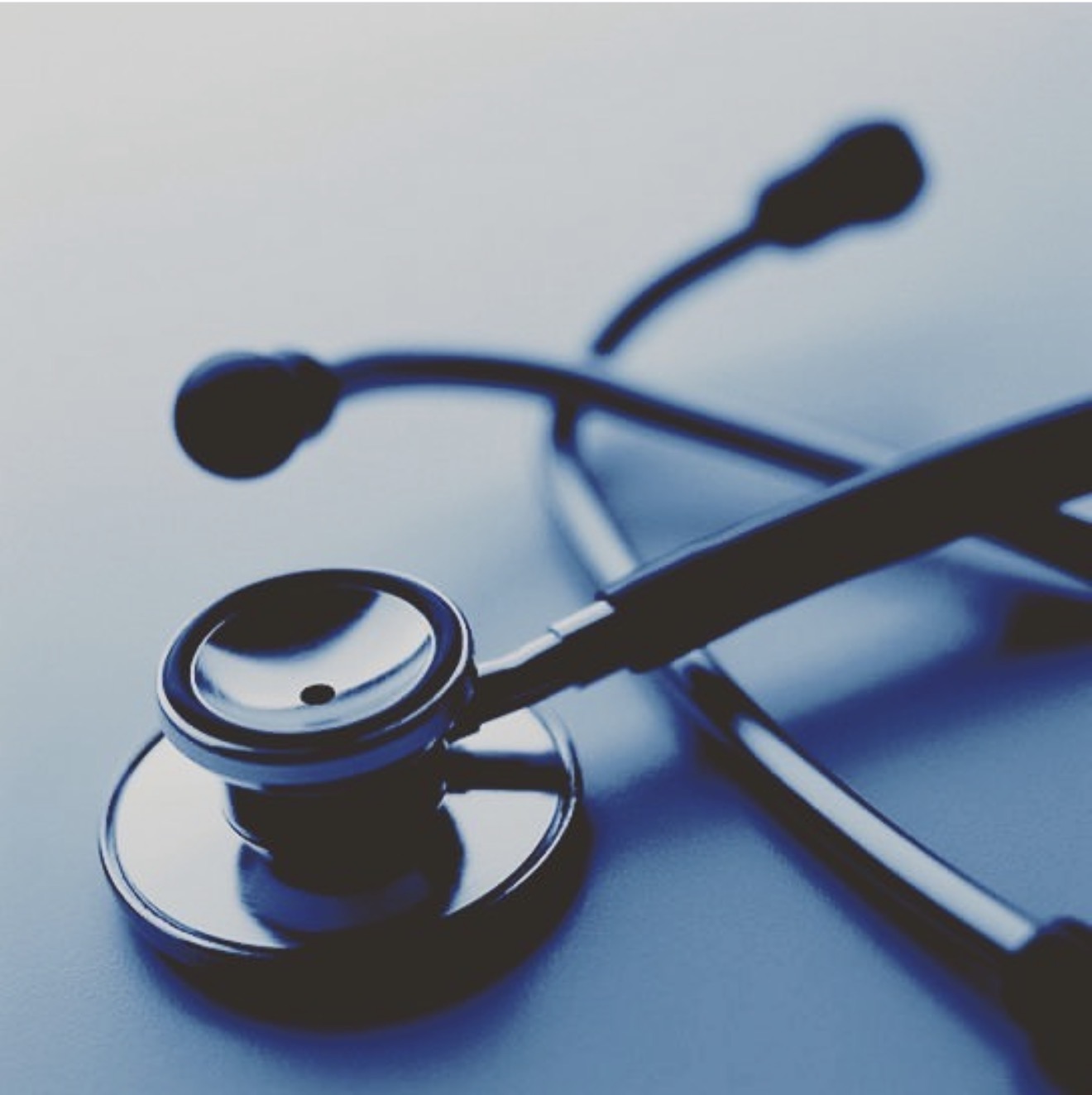 Estetoscopio, símbolo de la atención cardiológica